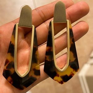 **RARE** NWOT Kendra Scott Kiernan Earrings in Tortoise Shell
